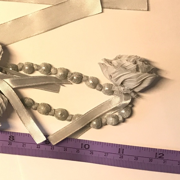 Gorgeous Pearl & Fabric Flower & Ribbon Necklace - Picture 5 of 5